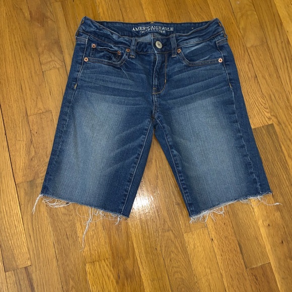 size 6 american eagle jeans in inches